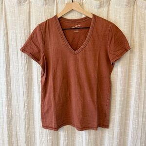 Universal Thread Brown V neck Tee M